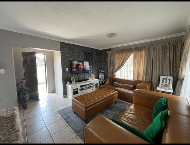 2 BEDROOM HOUSE FOR SALE IN BRAKPAN NORTH